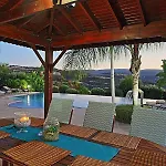 Golden Valley Villa *
