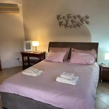 Golden Valley Villa *